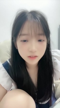 清纯漂亮邻家小妹，初恋的感觉【呆呆小猫】下海福利，扣穴自慰敏感型，很有撸点 截图4