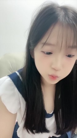 清纯漂亮邻家小妹，初恋的感觉【呆呆小猫】下海福利，扣穴自慰敏感型，很有撸点 截图12