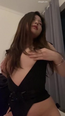 顶级反差婊童颜美乳高颜网红脸尤物「oOooo」付费资源 人畜无害脸女神沦落为富二代精液肉便器 截图5