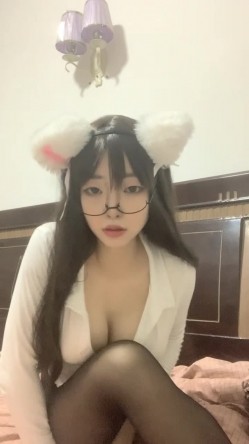 【女高童颜巨乳】应求更新 大奶校花 跳蛋 滴蜡 密码房! 挑战感官刺激 截图2