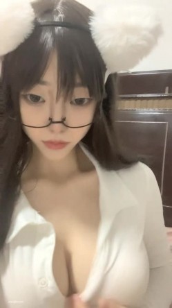 【女高童颜巨乳】应求更新 大奶校花 跳蛋 滴蜡 密码房! 挑战感官刺激 截图3