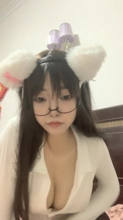 【女高童颜巨乳】应求更新 大奶校花 跳蛋 滴蜡 密码房! 挑战感官刺激 截图4
