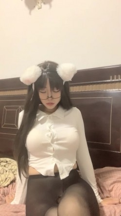 【女高童颜巨乳】应求更新 大奶校花 跳蛋 滴蜡 密码房! 挑战感官刺激 截图6