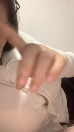 【女高童颜巨乳】应求更新 大奶校花 跳蛋 滴蜡 密码房! 挑战感官刺激 截图8