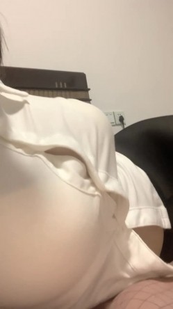 【女高童颜巨乳】应求更新 大奶校花 跳蛋 滴蜡 密码房! 挑战感官刺激 截图9