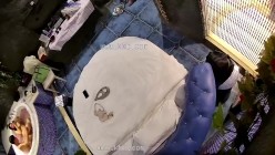 酒店浴缸房偷拍 小夫妻吃着外卖鸳鸯浴，丈夫细致的给老婆搓澡洗屁股 截图4