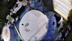 酒店浴缸房偷拍 小夫妻吃着外卖鸳鸯浴，丈夫细致的给老婆搓澡洗屁股 截图11