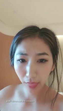 露脸小少妇跟小哥偷情长得就很骚，吃鸡巴很温柔看着就刺激，上位爆草抽插奶子乱颤不要错过 截图10