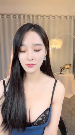 露脸女神！明星气质颜值的温柔女神【上帝是个女孩】土豪高价定制~情趣装道具紫薇猛插粉B好激动 截图10