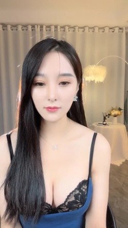 露脸女神！明星气质颜值的温柔女神【上帝是个女孩】土豪高价定制~情趣装道具紫薇猛插粉B好激动 截图16