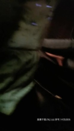 牛仔风骚高颜值美女户外车震肏淫穴，还没到野外内裤就淫湿了2！ 截图16