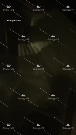 超顶淫妻博主，【琼久】，跟其他单男3P，绿帽男在旁边看别人干自己的老婆，好淫荡的画面 截图7