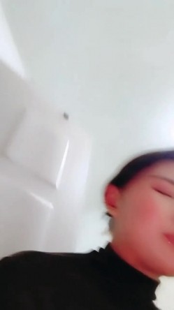 E02淫骚御姐【大啾啾】夜店酒吧沟搭干部 厕所无套轮干 情趣丝袜舔脚爆操玩3P 截图8