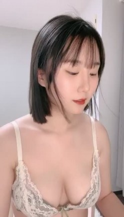 应求更新！清纯女神~【绿豆果果】道具狂插~骚到爆炸~每一分都恰到好处，身材真美 截图1