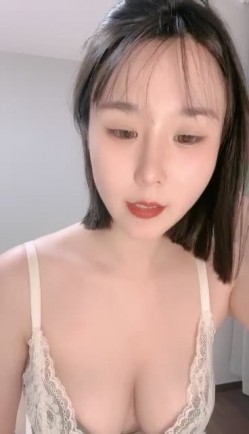 应求更新！清纯女神~【绿豆果果】道具狂插~骚到爆炸~每一分都恰到好处，身材真美 截图6