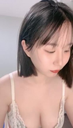 应求更新！清纯女神~【绿豆果果】道具狂插~骚到爆炸~每一分都恰到好处，身材真美 截图8