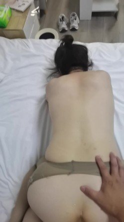 专业约炮爆操熟女少妇『勃大茎深』 猛操巨乳人妻语文老师全场骚话不断高潮喷水 截图4