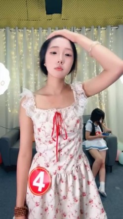 综艺【M8女团】色情版快乐大本营 电奶子，电臀，指压板跳绳，拔B毛 截图6