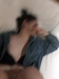 小妹瞒着家里人偷偷的做兼职，被大叔多姿势艹，吃精 截图4
