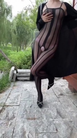 推特绿帽NTR夫妇刷锅第一人【娇妻日记】订阅私拍，户外露出、约单男、换妻4P 截图16