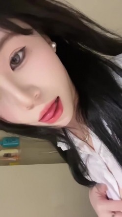 美乳翘臀性感尤物『懒懒呢』顶级大奶被操的晃吖晃，端庄优雅的外表与淫荡的样子超级反差，这样的尤物谁受得了 截图2