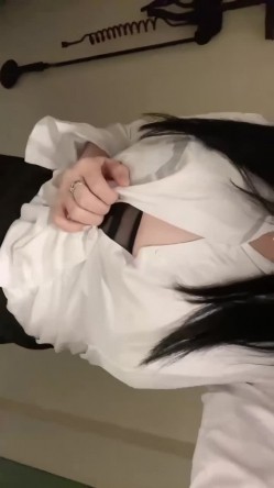 美乳翘臀性感尤物『懒懒呢』顶级大奶被操的晃吖晃，端庄优雅的外表与淫荡的样子超级反差，这样的尤物谁受得了 截图4