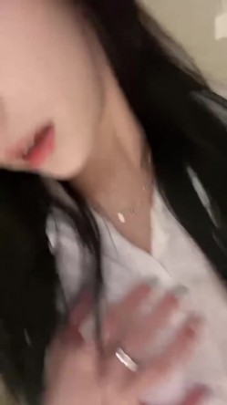 美乳翘臀性感尤物『懒懒呢』顶级大奶被操的晃吖晃，端庄优雅的外表与淫荡的样子超级反差，这样的尤物谁受得了 截图6