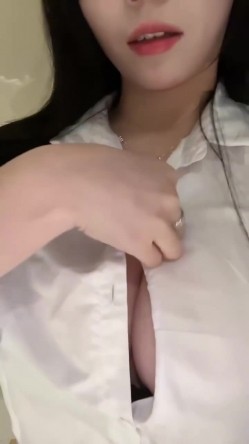 美乳翘臀性感尤物『懒懒呢』顶级大奶被操的晃吖晃，端庄优雅的外表与淫荡的样子超级反差，这样的尤物谁受得了 截图16