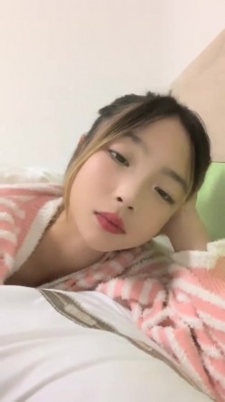 灌醉18岁的学生妹，【小乖7】，几瓶啤酒就喝醉了，被操了，娇喘喊着~快~快~快，清新小妹子被疯狂蹂躏，推荐 截图11