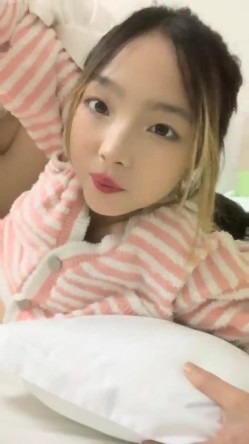 灌醉18岁的学生妹，【小乖7】，几瓶啤酒就喝醉了，被操了，娇喘喊着~快~快~快，清新小妹子被疯狂蹂躏，推荐 截图13