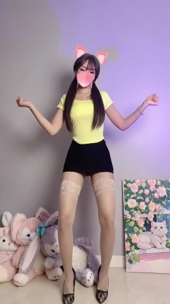 推特极品福利姬，可甜可盐女神【小仙云】最新番裸舞+定制长视频 截图1