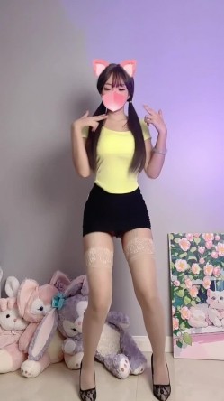 推特极品福利姬，可甜可盐女神【小仙云】最新番裸舞+定制长视频 截图3