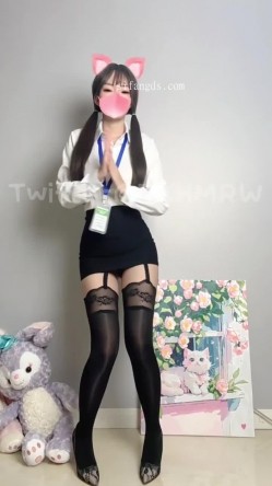 推特极品福利姬，可甜可盐女神【小仙云】最新番裸舞+定制长视频 截图15
