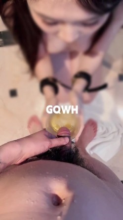 顶级老牌泡良大神「DR.CHEN」「GWQH」付费资源 专约女网黄包括阿朱，调教女大舔脚肛交毒龙喝尿三小时 截图12
