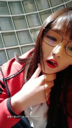 【大二学妹吞精内射】杭州大二学生妹街头搭讪，勾搭害羞小伙回家玩跳蛋，啪啪无套插入鲍鱼，淫荡娇娃身材不错 截图7
