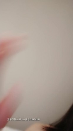 【大二学妹吞精内射】杭州大二学生妹街头搭讪，勾搭害羞小伙回家玩跳蛋，啪啪无套插入鲍鱼，淫荡娇娃身材不错 截图16