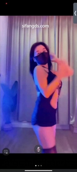 长发长腿气质御姐【纯纯酱】定制福利，裸舞、叫床、道具自慰，骚的一批 截图1