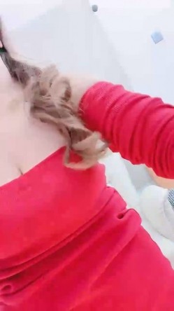 骚逼奶妈【阿萧老师】道具自慰高潮，奶胀挤奶，大量出奶喷射，无毛一线天，掰逼诱惑 截图2