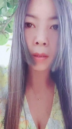 【农村骚娘们儿】贵在真实农村超骚御姐户外露出真空跳蛋自慰掰穴展示跳蛋震穴超级带劲 截图5