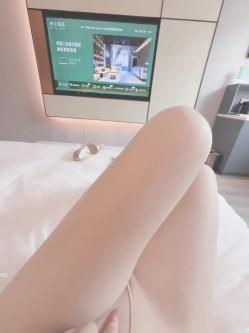 最新抖音泄密，风骚性感少妇【达丽小阿姨】定制福利，丝袜诱惑性爱啪啪 截图9