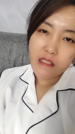 极品人妻！刺激，【放肆的小水娃】，真实良家，标准的贤妻良母，厨房搔首弄姿 截图3