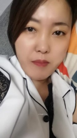 极品人妻！刺激，【放肆的小水娃】，真实良家，标准的贤妻良母，厨房搔首弄姿 截图13