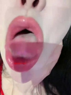 穷人女神金主母狗！巨乳绿茶婊【顾灵曦】私拍福利，吃屌车震道具自慰，被土豪无套射了满背 截图14
