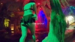 推特火爆淫荡翘臀骚母狗【芬姬夏妓】公园露出调教野战潮喷大号道具紫薇淫水泛滥 截图12