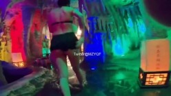 推特火爆淫荡翘臀骚母狗【芬姬夏妓】公园露出调教野战潮喷大号道具紫薇淫水泛滥 截图13