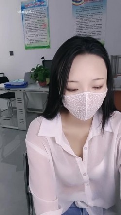 【雅儿老湿】扶瑶 退役模特 白衫短裙 美腿丝袜 沟搭男学弟 无套狂操内射流白浆精液 截图2