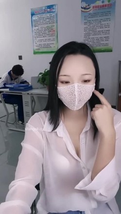 【雅儿老湿】扶瑶 退役模特 白衫短裙 美腿丝袜 沟搭男学弟 无套狂操内射流白浆精液 截图4