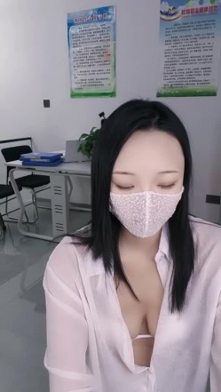 【雅儿老湿】扶瑶 退役模特 白衫短裙 美腿丝袜 沟搭男学弟 无套狂操内射流白浆精液 截图7