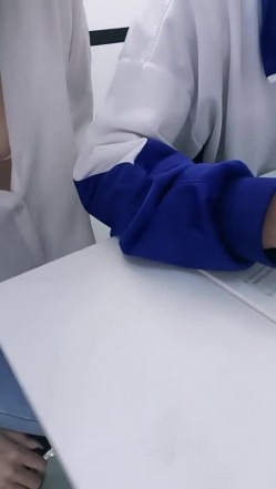 【雅儿老湿】扶瑶 退役模特 白衫短裙 美腿丝袜 沟搭男学弟 无套狂操内射流白浆精液 截图9