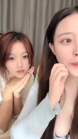 新人！双美女下海~奶子超大~【小蜜桃桃桃桃】白浆直流！ 截图12
